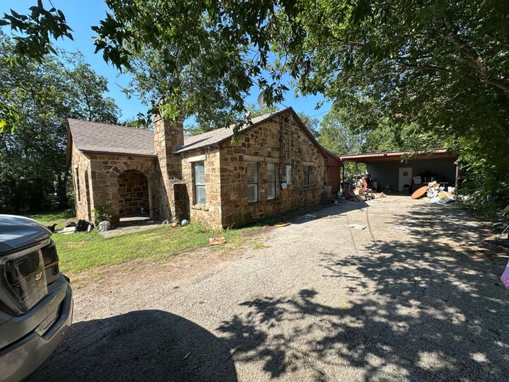 Property Photo: 804 N Main Street TX 78611