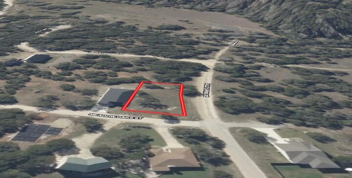 Property Photo: 22 Meadow Oak Court TX 78676