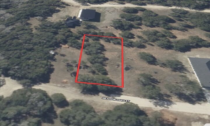 Property Photo: 28 Meadow Oaks Court TX 78676