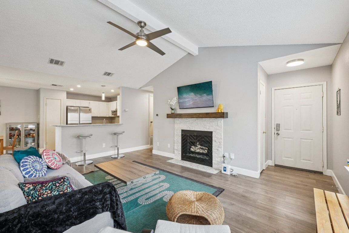 Property Photo: 12336 Little Emily Way TX 78753