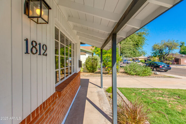 Property Photo:  1812 S Shafer Drive  AZ 85281 