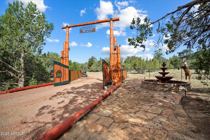 Property Photo:  33425 W Cowboy Clint Way  AZ 86337 