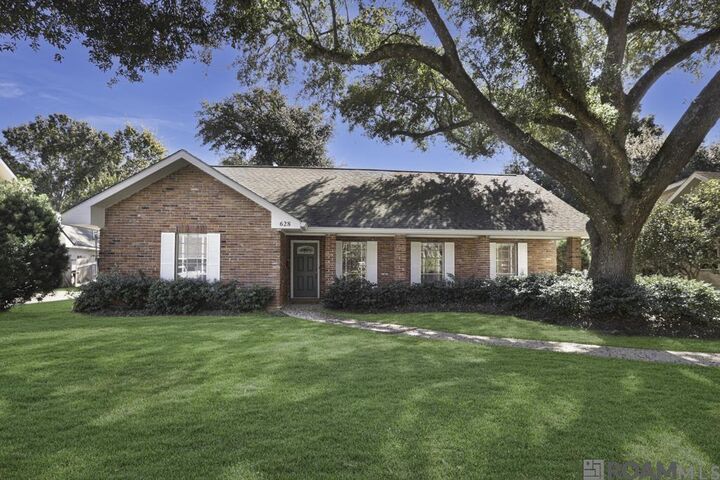 Property Photo:  628 College Hill Dr  LA 70808 