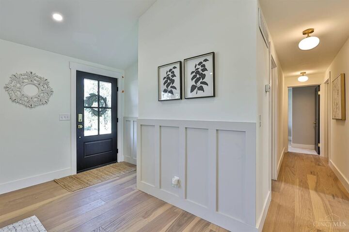 Property Photo: 7961 Elbrecht Drive OH 45242