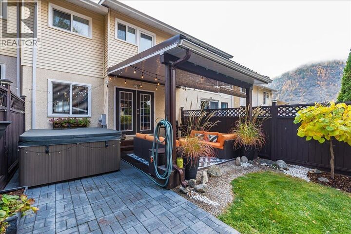 Property Photo:  3395 Laurel Crescent  BC V1R 4M9 