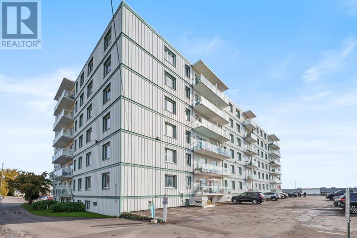 Property Photo:  99 Pine St # 701  ON P6A 3Y3
