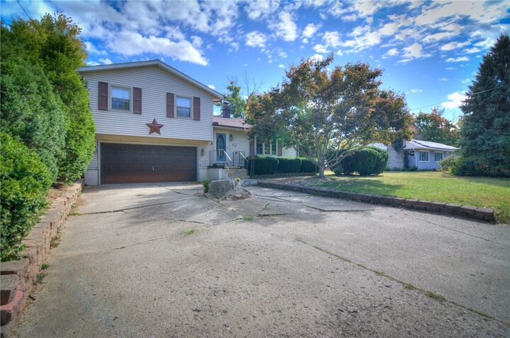 Property Photo:  14 Brierwood Drive  IL 62521 