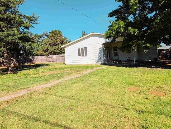 Property Photo: 407 W Center St KS 67834