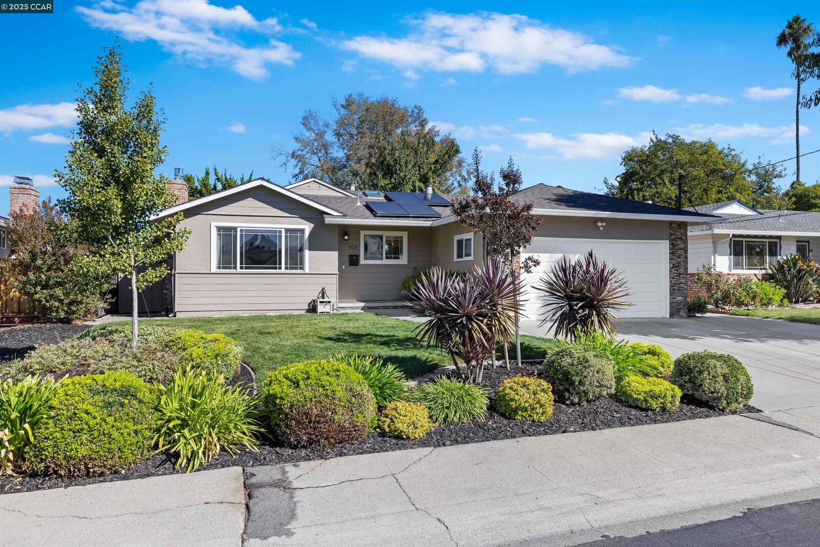 Property Photo: 928 Flint Ave CA 94518
