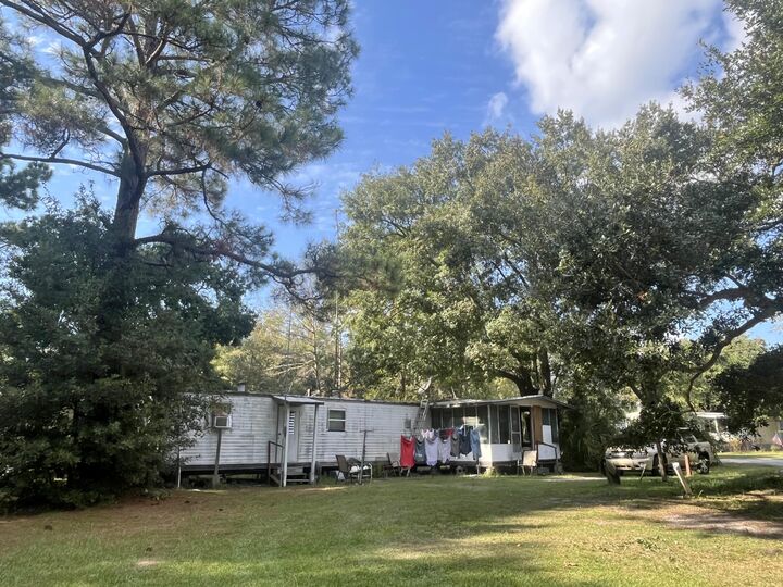 Property Photo:  75 Hankins Road  FL 32439 