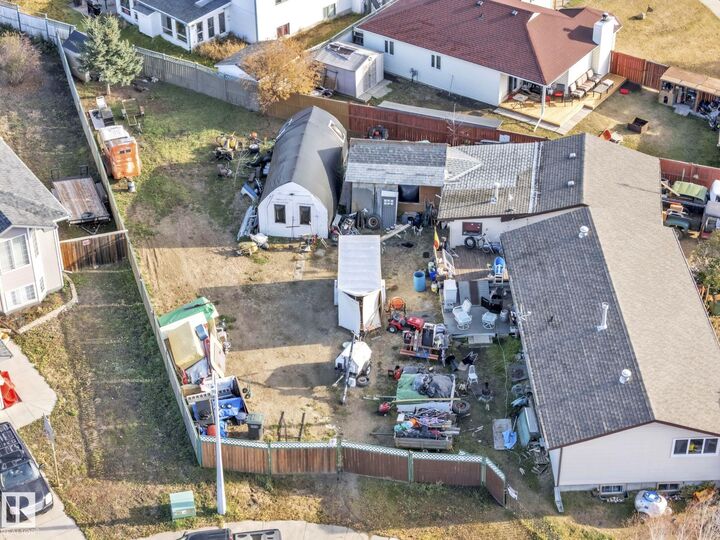 Property Photo: 5228 49 Avenue AB T0E 1V0