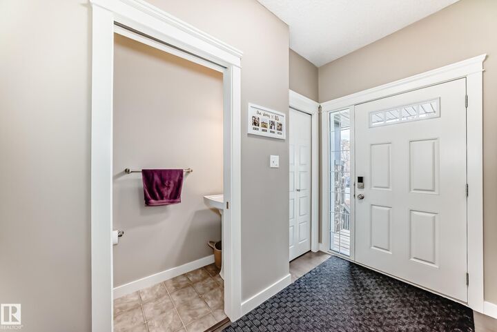 Property Photo: 28 Durrand Bend AB T8L 0N2