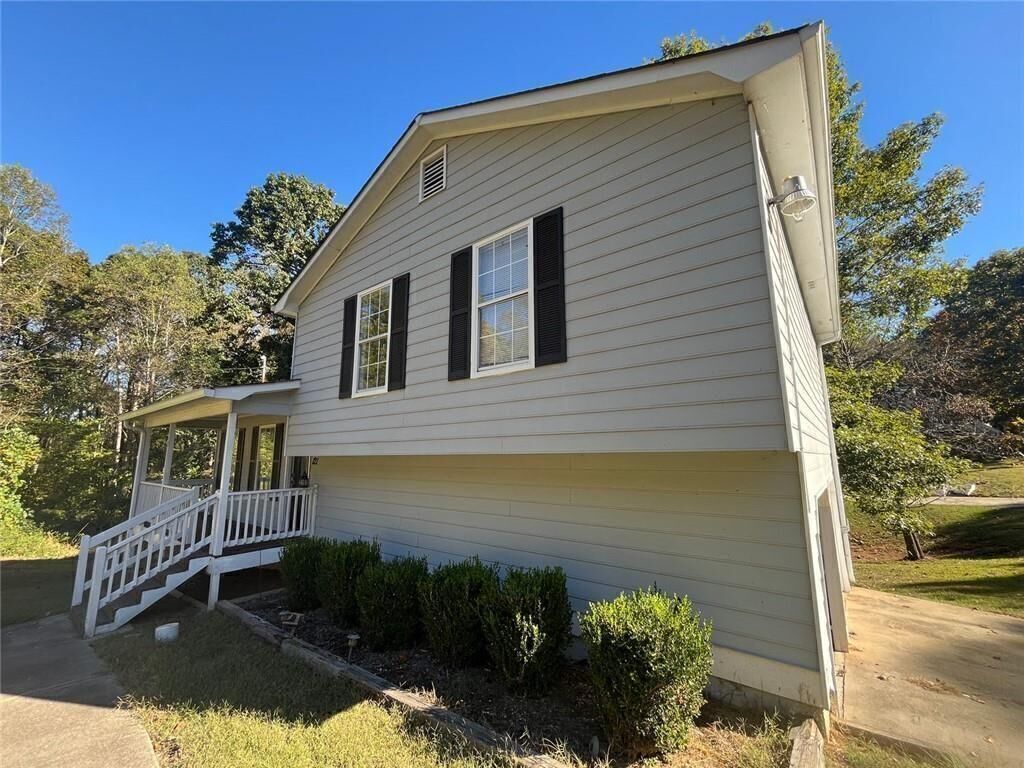 Property Photo: 121 Brooke Drive GA 30157