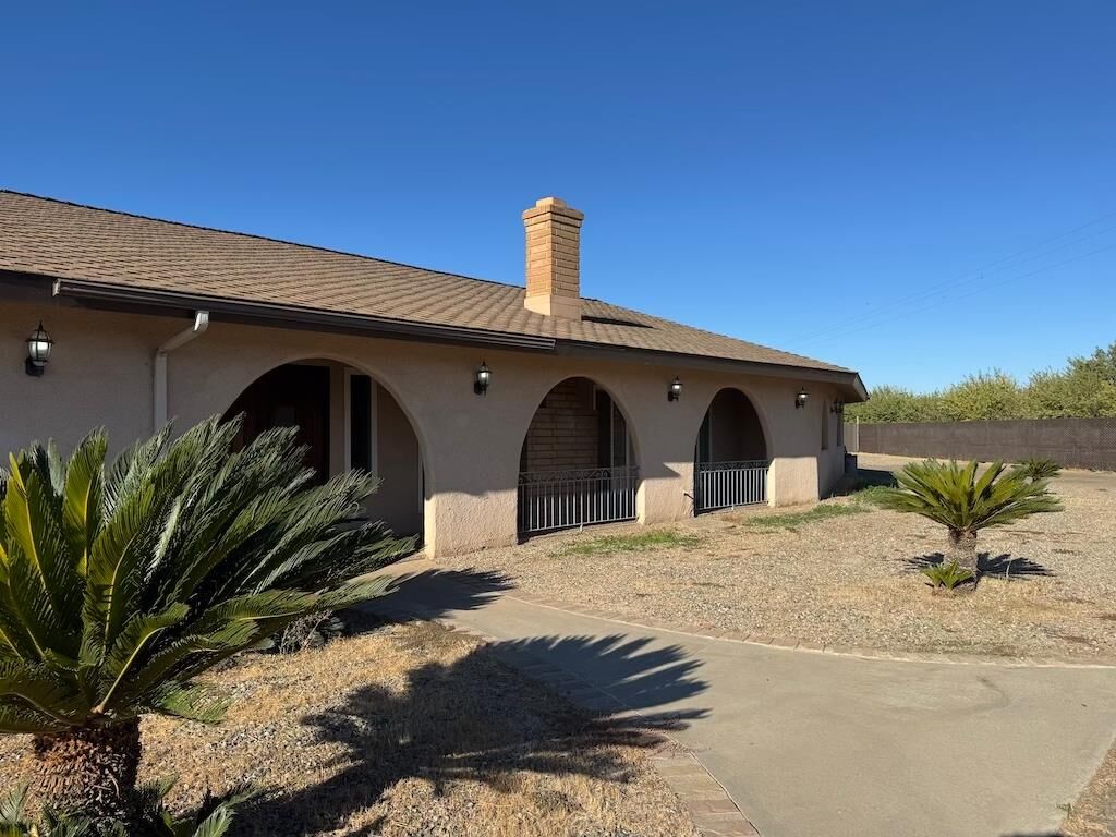 Property Photo:  2461 N Grantland Avenue  CA 93723 