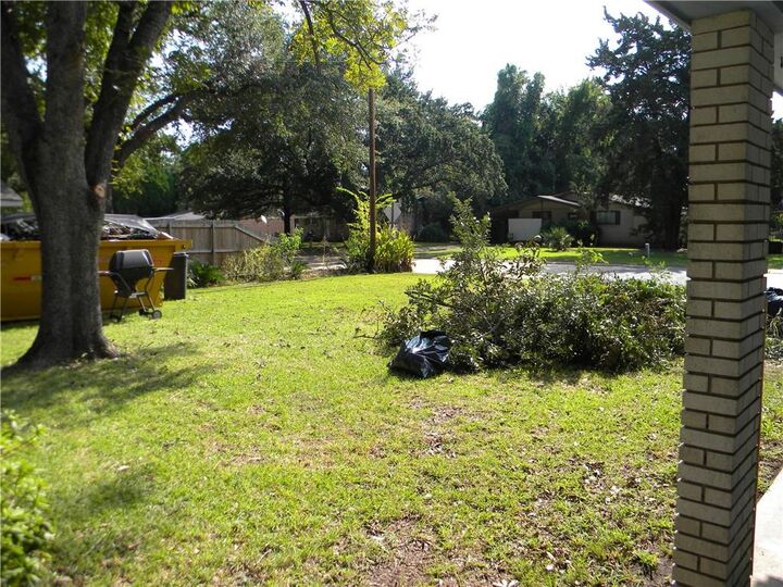 Property Photo: 304 Meadowlark Drive LA 71303