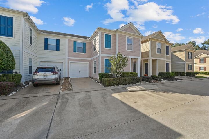 Property Photo: 2618 Woodridge Manor Drive TX 77087