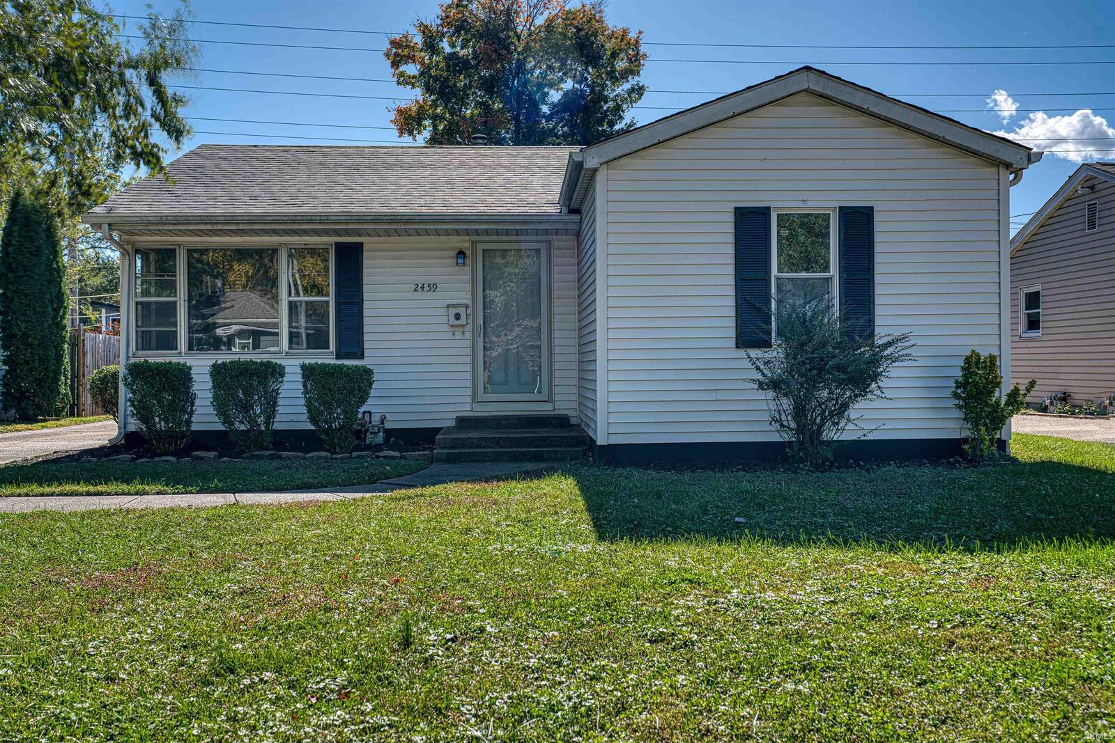 Property Photo: 2459 Ravenswood Drive IN 47714