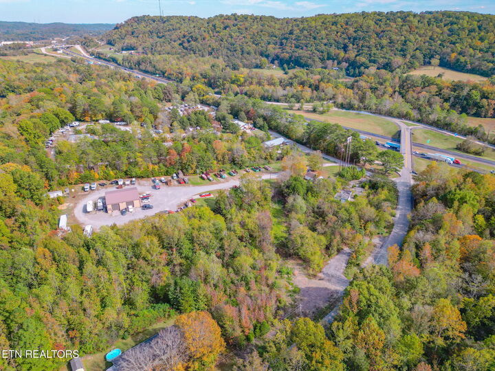 Property Photo: 3140 W Buttermilk Rd TN 37771