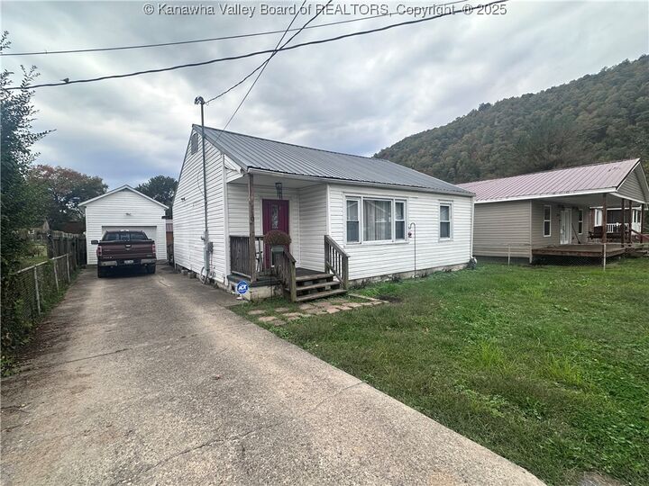 110 Surface Street  East Bank WV 25067 photo