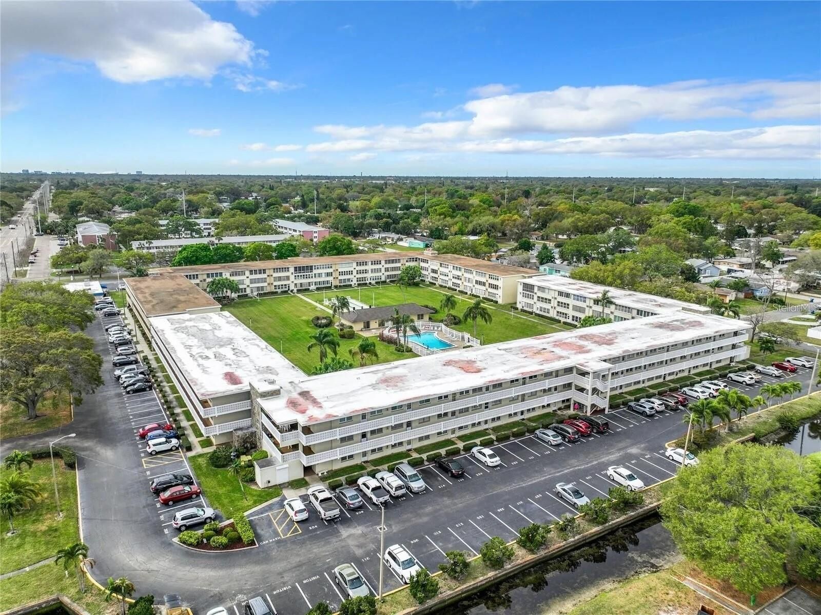 Property Photo: 8101 11th Street N 320 FL 33702