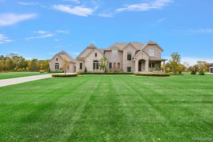 Property Photo: 62477 Rosina Court MI 48096 4802