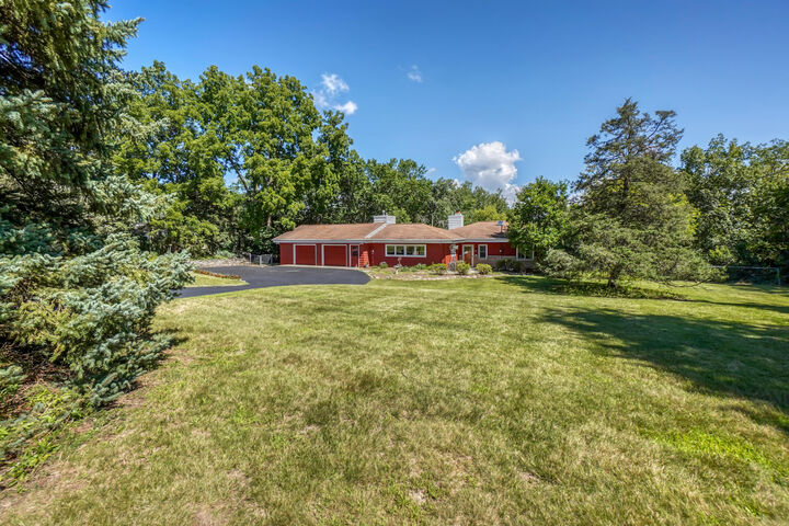 2117 Hillside Dr  Delafield WI 53018 photo
