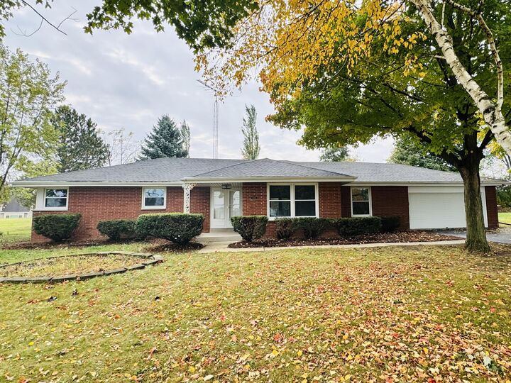 1025 W Puetz Rd  Oak Creek WI 53154 photo