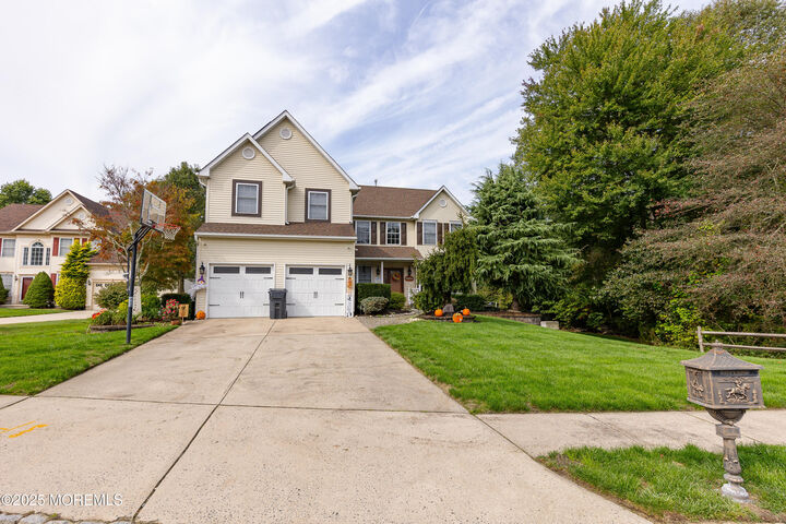 Property Photo:  8 Clearbrook Court  NJ 07731