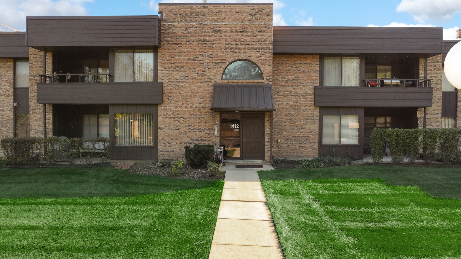 Property Photo:  1412 N Sterling Avenue 102  IL 60067 