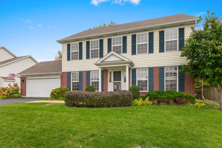 Property Photo: 584 Bayfield Drive IL 60115