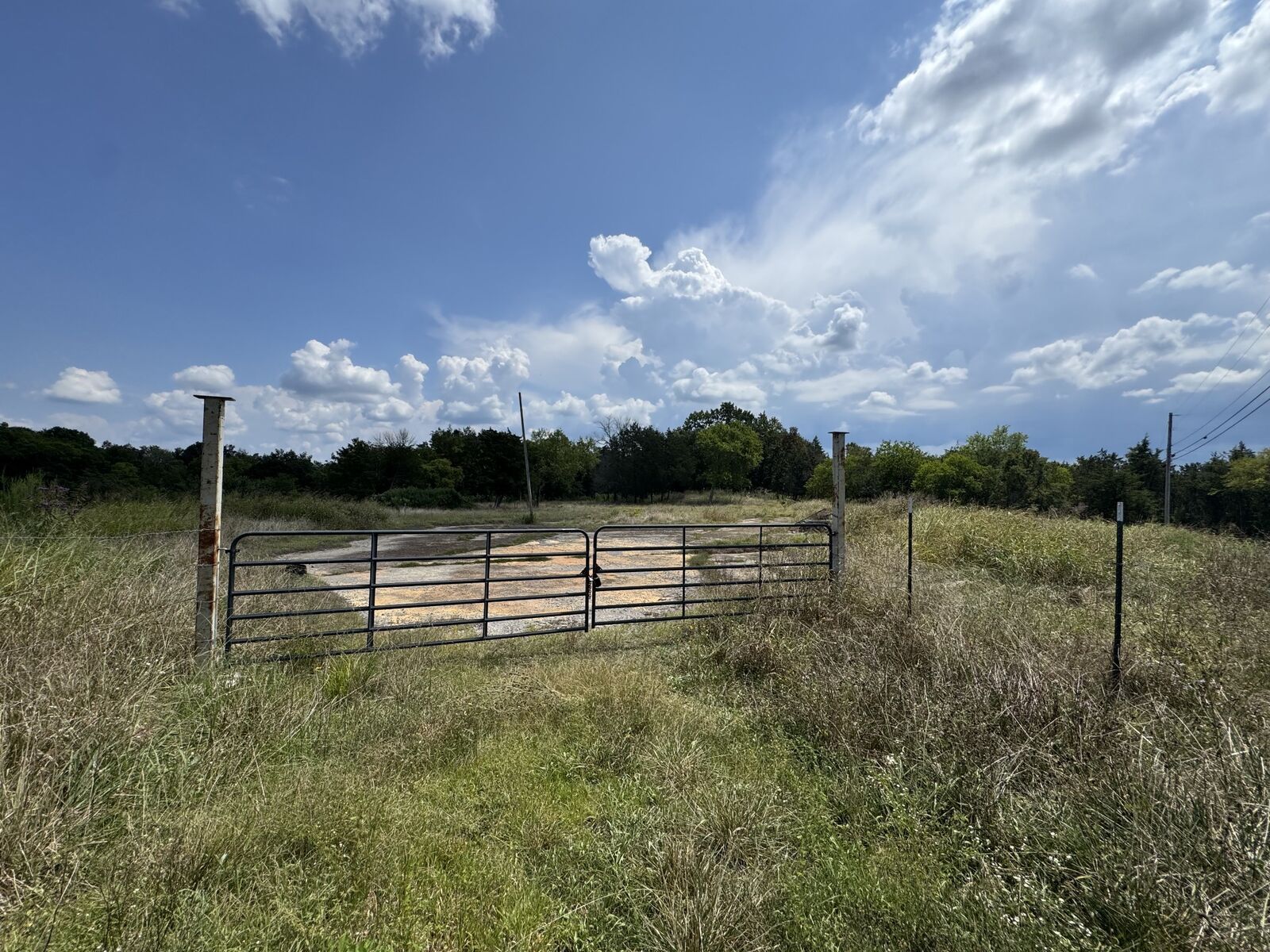 Property Photo:  1145 Bell Rd  TN 37184 