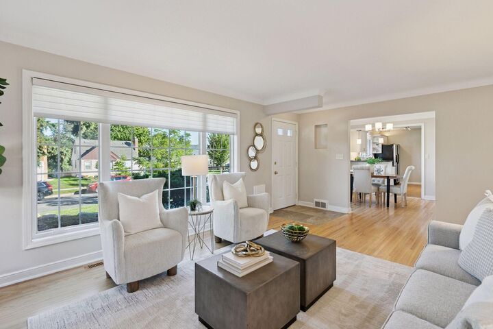 Property Photo:  633 Saratoga Street S  MN 55116 