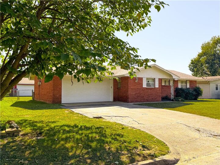 Property Photo: 1713 Shelby Avenue AR 72762