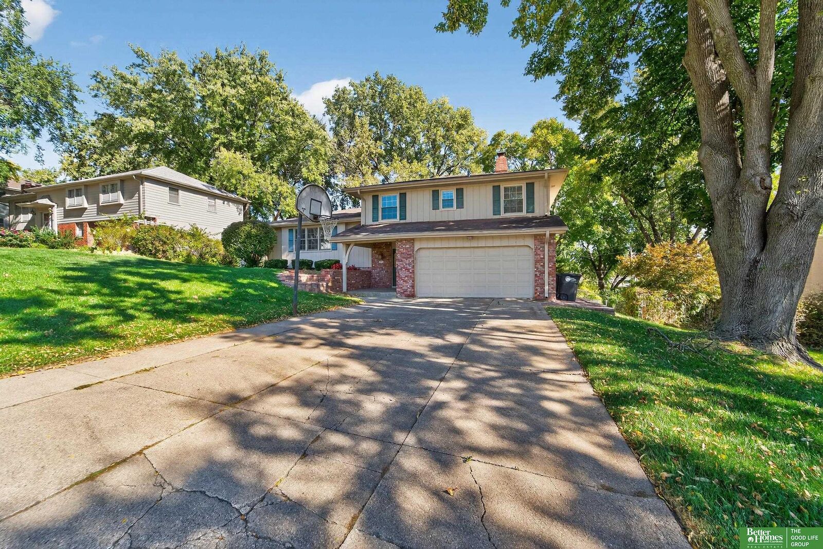 Property Photo: 827 S 121st Street NE 68154