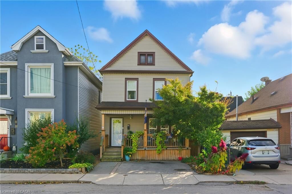 Property Photo: 190 Wood Street E ON L8L 3Z1