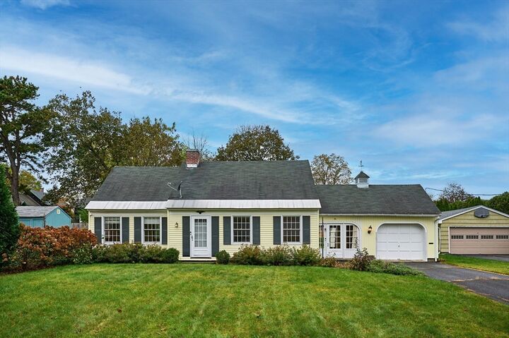 Property Photo:  10 Tulip Lane  MA 01301 