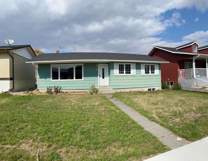 48 Hunts Crescent  Drumheller AB T0J 0Y6 photo