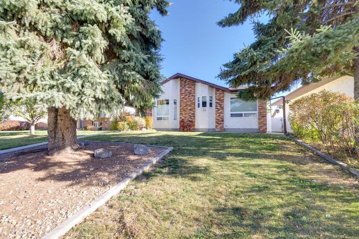 55 McLevin Crescent  Red Deer AB T4R 1S8 photo