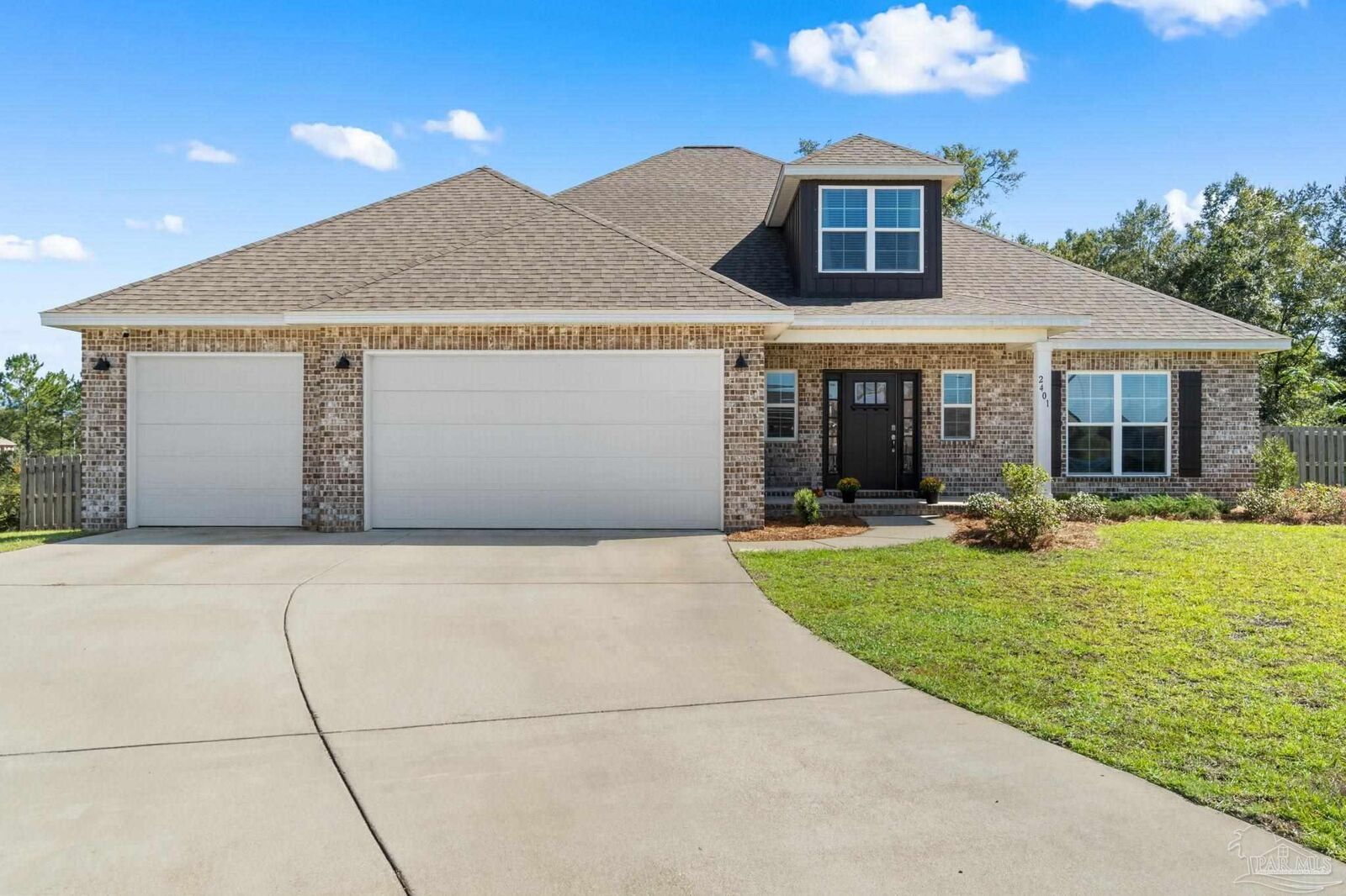 Property Photo: 2401 Okatie Ln FL 32533