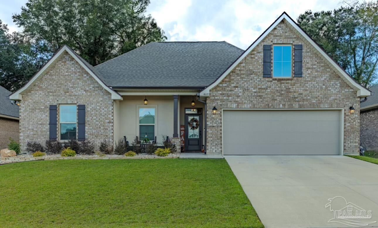 Property Photo: 4601 Queen Palm Ct FL 32571