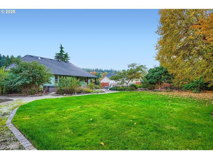 Property Photo: 4135 NW Alder Ave OR 97321