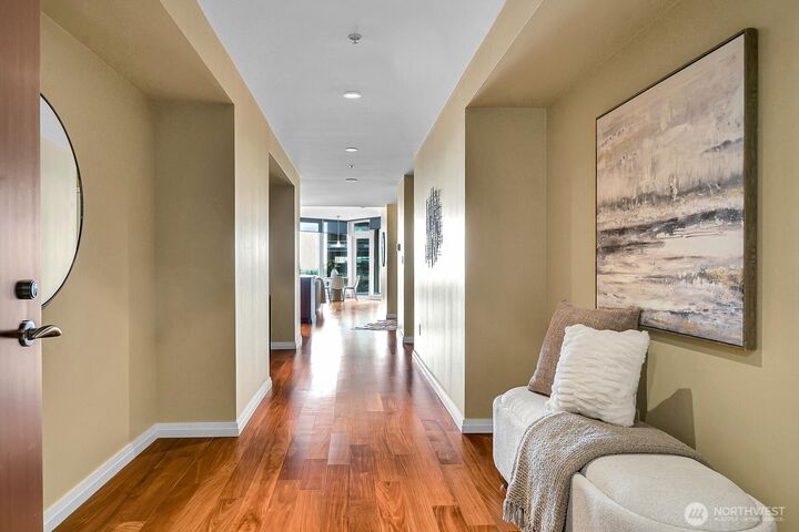 Property Photo: 500 106 Avenue NE 2211 WA 98004