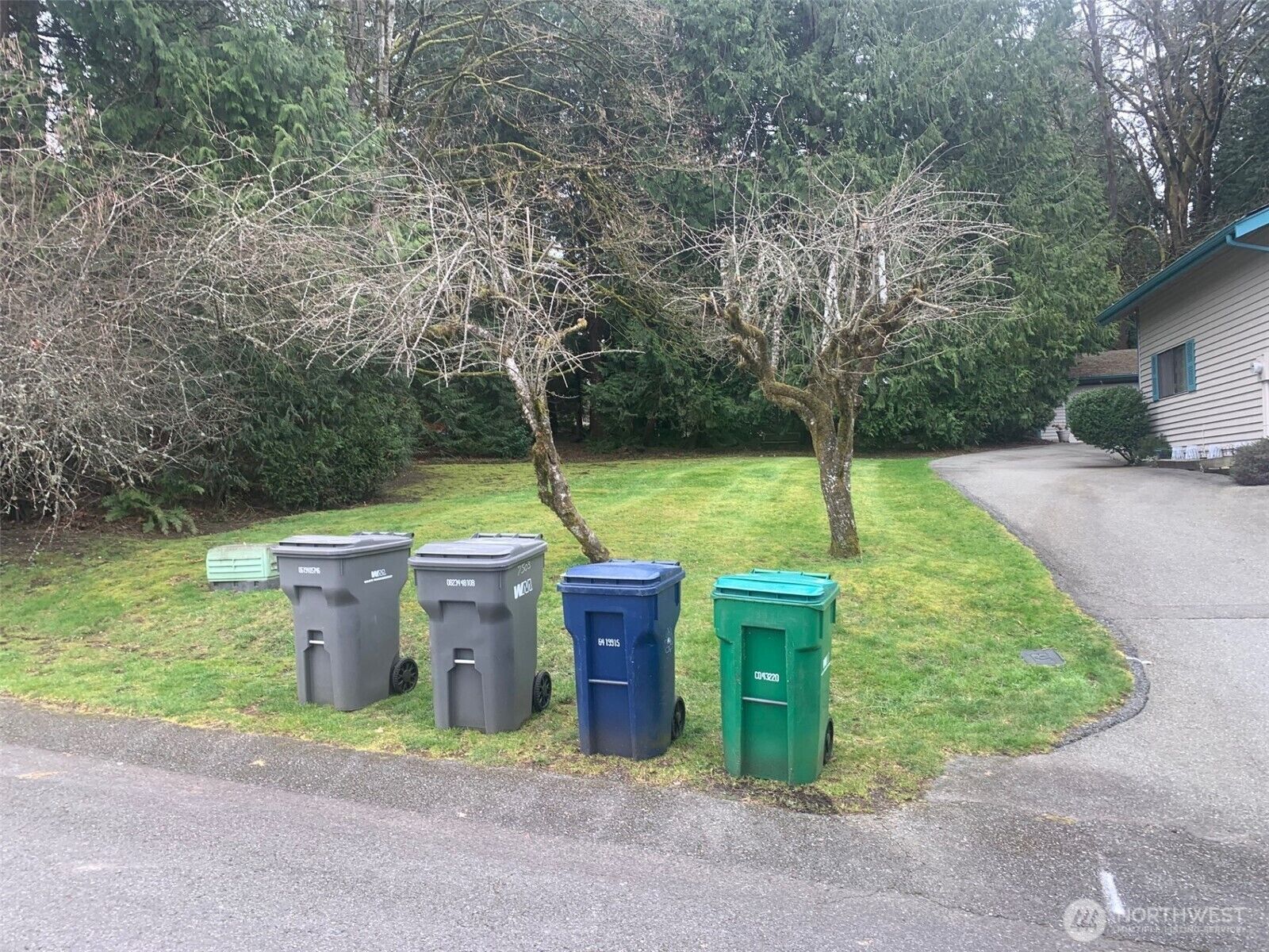 Property Photo: 7503 152nd Avenue NE WA 98052