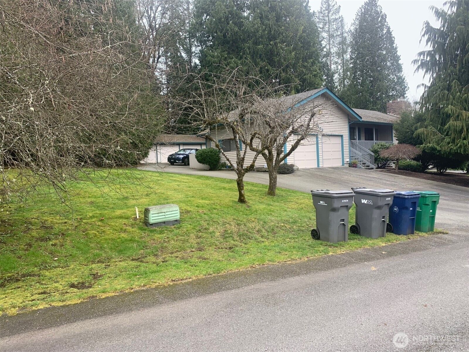 Property Photo:  7503  152nd Avenue NE  WA 98052 