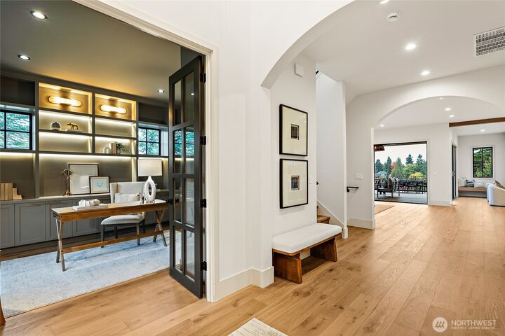 Property Photo:  4103  43rd Avenue NE  WA 98105