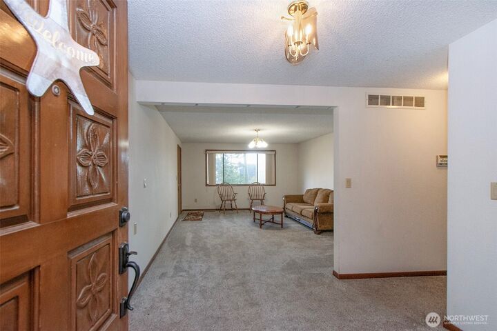 Property Photo:  2131 W 7th Street  WA 98363