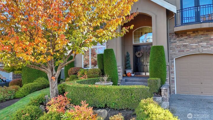 Property Photo: 124 259 Avenue NE WA 98074