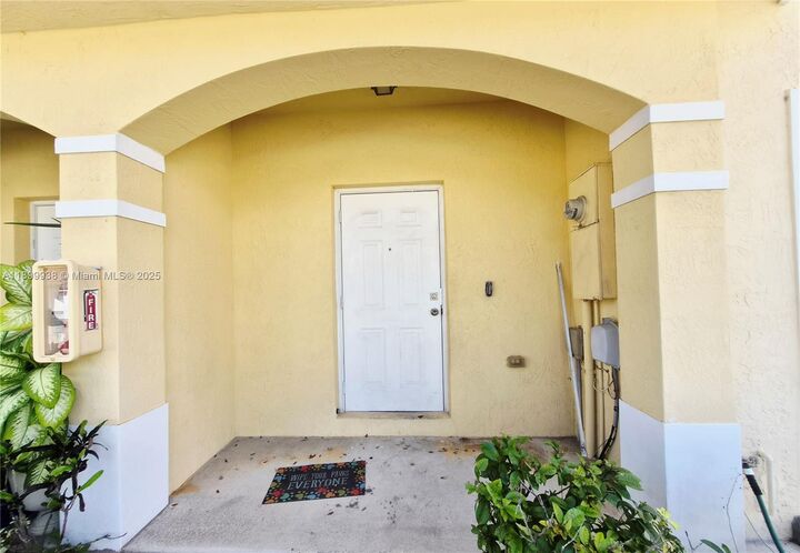 Property Photo: 1209 NW 27th Ave 0 FL 33069