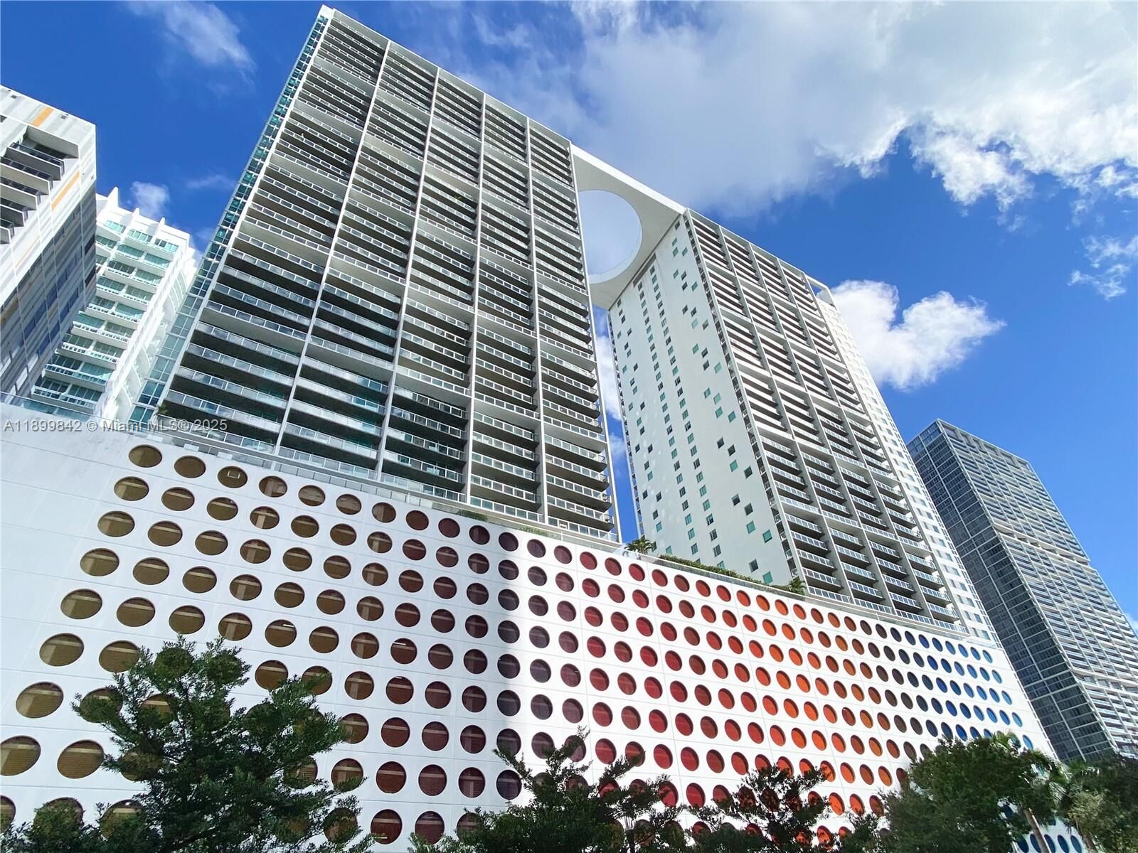 Property Photo:  500 Brickell Av 1505  FL 33131 
