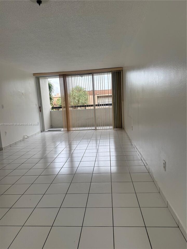 Property Photo: 802 NW 87th Ave 319 FL 33172